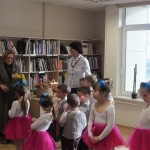 Sveikina Palangos m. savivaldybės viešosios bibliotekos vaikų literatūros skyriaus vedėja N. Bagdonienė.