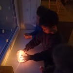 Atminties žvakelės dega grupėje „Žuvytės“